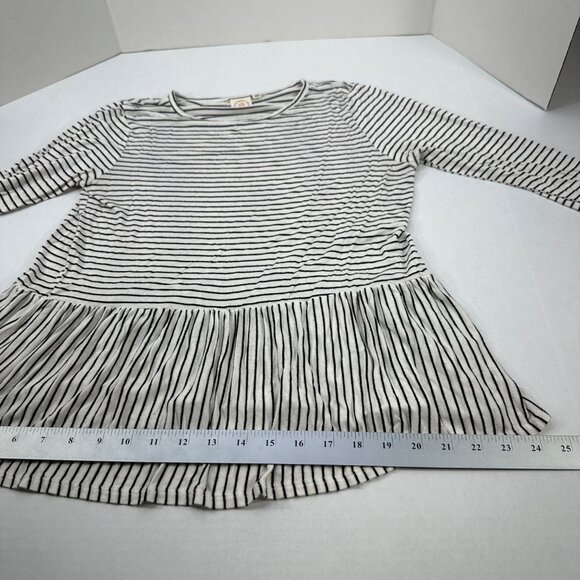 Live In The Moment Womens Sz Med Top Long Sleeve Peplum Hem Black White Preowned - Picture 8 of 12